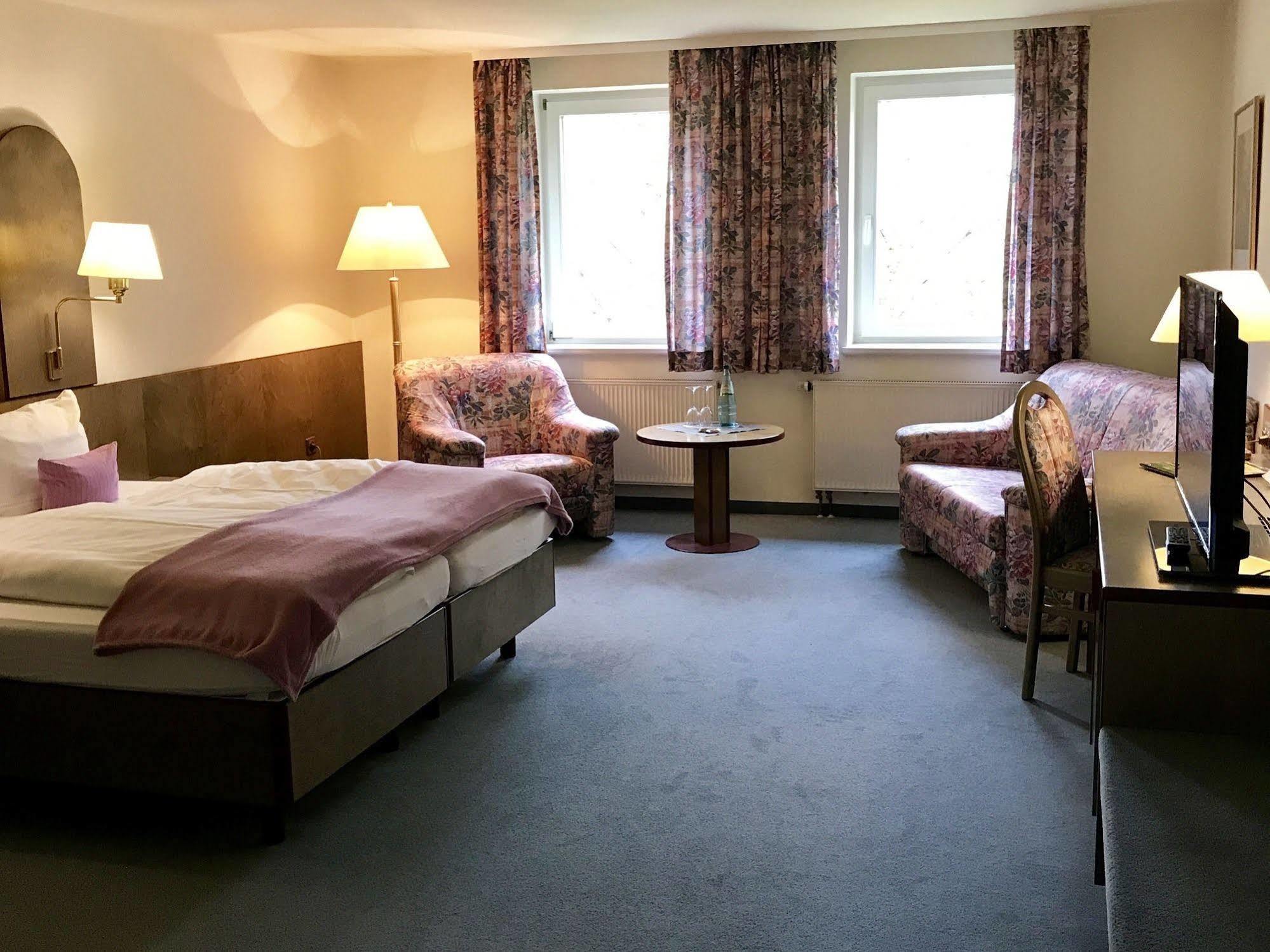 Dein Gutshof Hotel & Ferienwohnungen Gorlitz Bagian luar foto